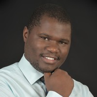 Dr. Derdus Kenga