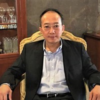Dr. Ronnie Mo